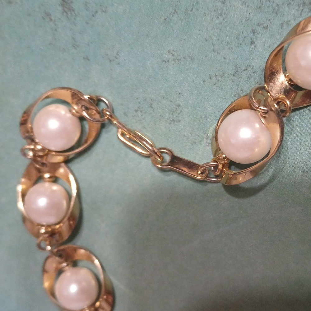 Gold-Plated Pearl Necklace Set - Picture 6 of 6